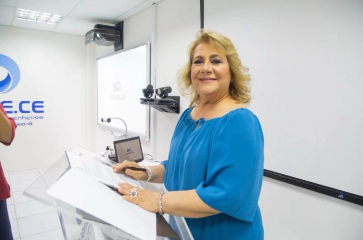 Teodora Ximenes,  presidente do Senge CE