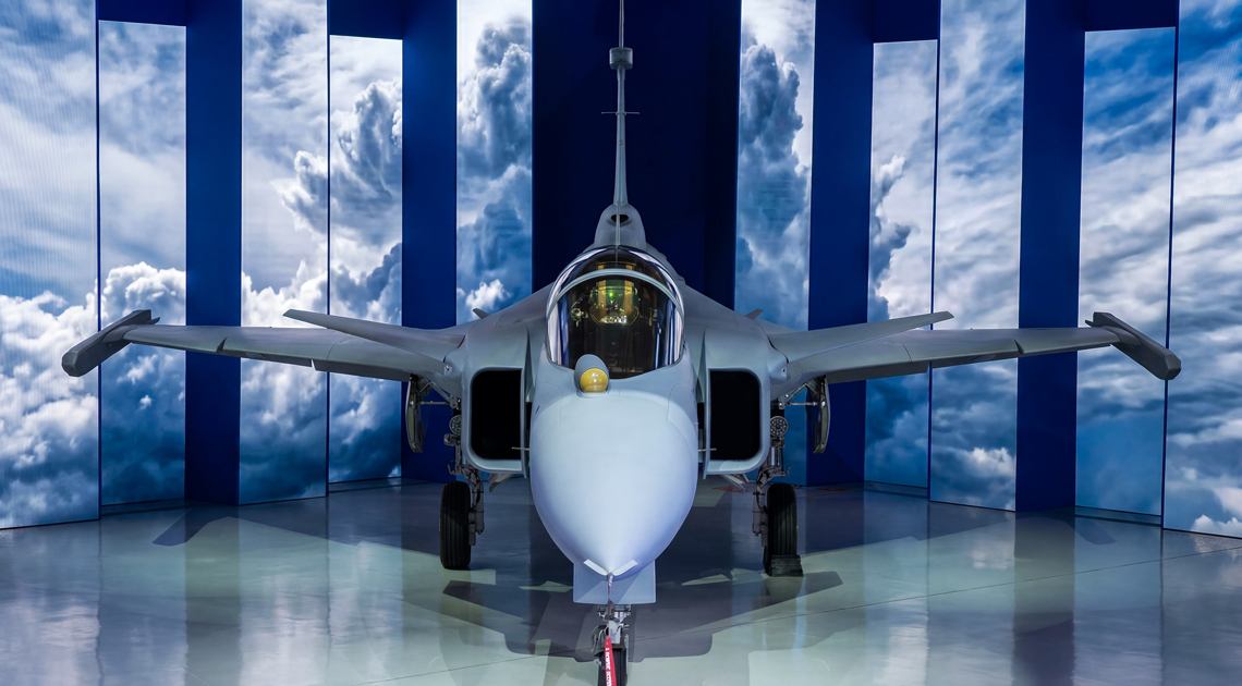 Gripen brasileiro é apresentado no Centro de Ensaios em Voo da Embraer Embraer / Saab