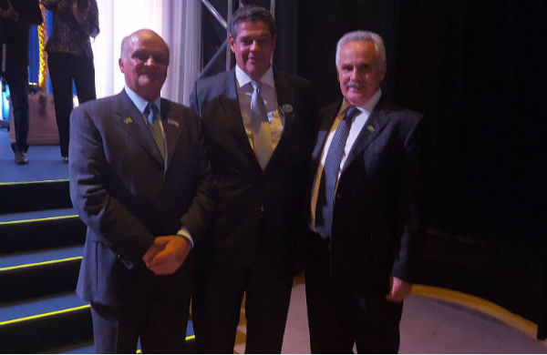 Da esquerda para a direita: Murilo Pinheiro (FNE), Antonio Carlos Botelho Megale (Anfavea) e Edilson Reis (Seesp)