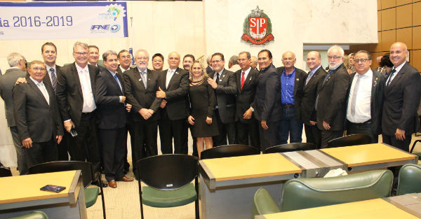 Diversas lideranças de todo o Brasil no dia do lançamento do movimento "Engenharia Unida", em março último, em São Paulo. Foto: Beatriz Arruda/Seesp