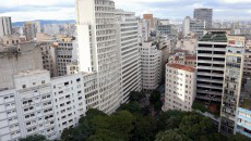 Hoje no Brasil, aproximadamente 85% da população vive em grandes centros urbanos