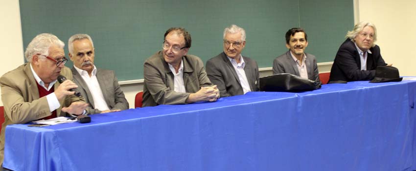 Mesa com os palestrantes (da direita para a esquerda): Ildo Sauer, Francisco Gonçalves e Fernando Siqueira; mais os diretores do SEESP Carlos Kirchner, Edilson Reis e Osvaldo Passadore. Fotos: Beatriz Arruda/SEESP