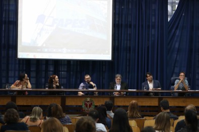 Evento realizado na Assembleia Legislativa do Estado de São Paulo discutiu o papel danoso da má informação ou da informação falsificada no campo científico (foto: Felipe Maeda / Agência FAPESP)