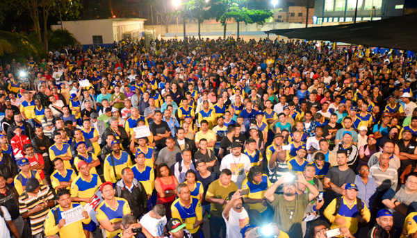 Assembleia aprova greve