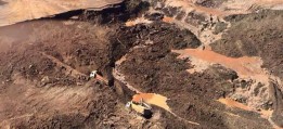 Ruptura da barragem em Mariana. Foto: Corpo de Bombeiros MG/Divulgação