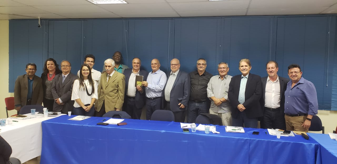 José Manoel, Murilo Pinheiro, diretores da FNE e convidados ao lançamento do livro Ferrovia Essencial 