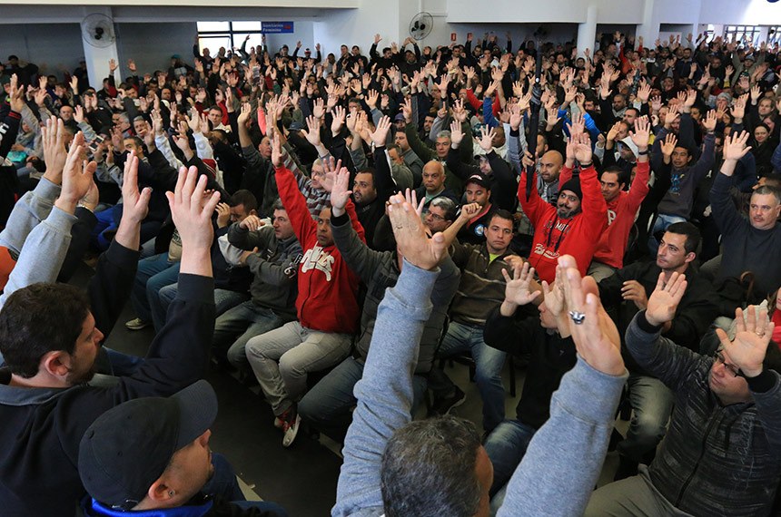  Assembleia em São Bernardo do Campo - SP, dos  trabalhadores na Mercedes.  Foto: Roberto Parizotti/CUT